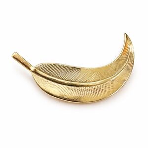 Vintage Gold Tone Feather Brooch / Pin – Elegant Curved Design